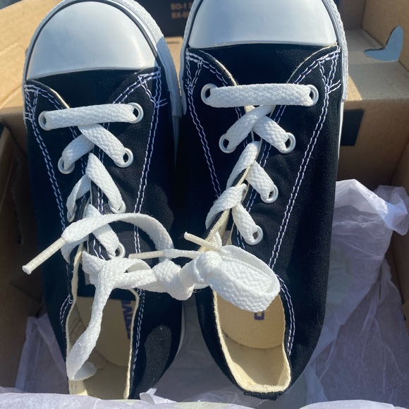 CHUCK TAYLOR ALL STAR SNEAKER - KIDS' 10 - Picture 7 of 9